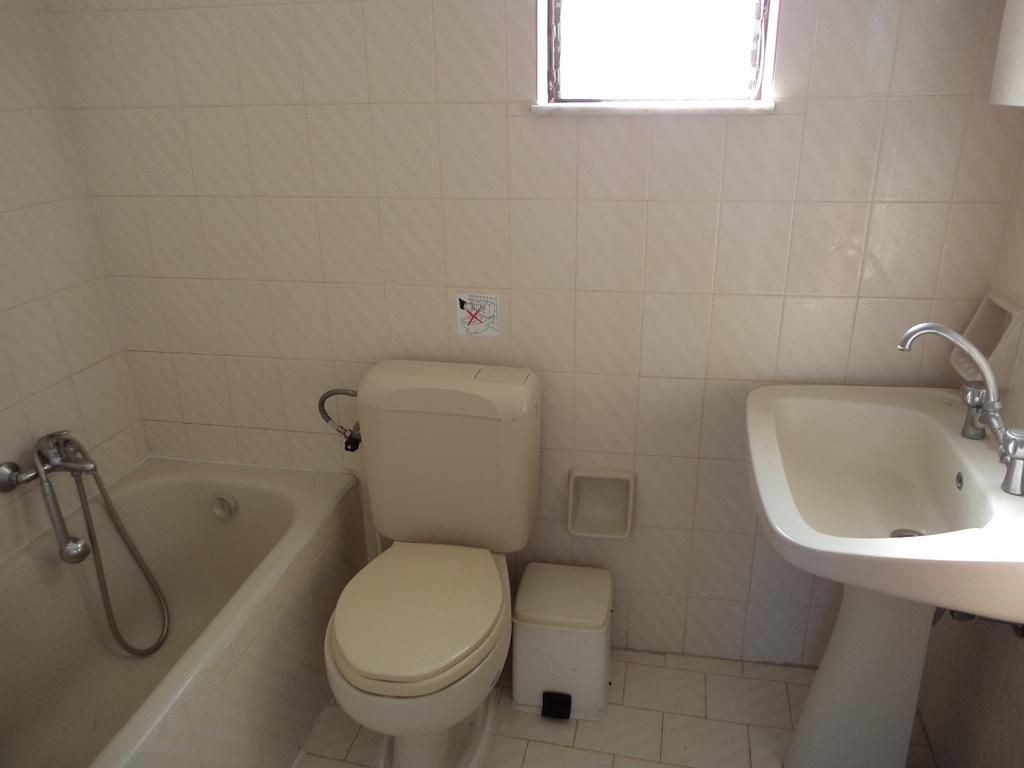 Renesis Studios Lithakia  Cameră foto