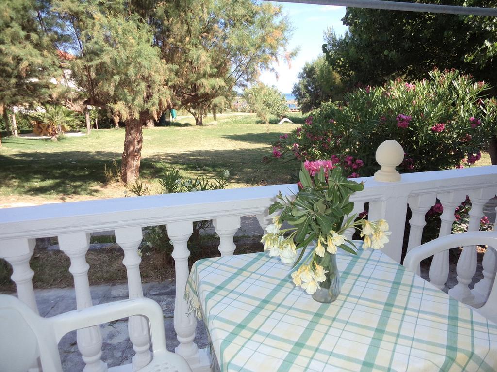 Renesis Studios Lithakia  Cameră foto